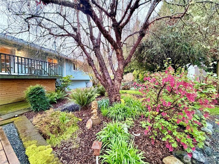 Property Photo:  3929  205th Place SW  WA 98036 