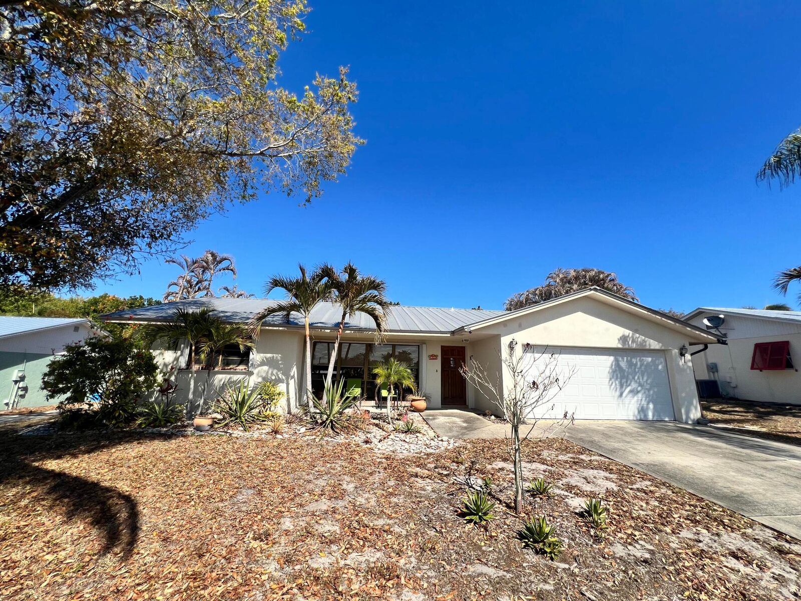 Property Photo:  1723 NE 25th Terrace  FL 34957 
