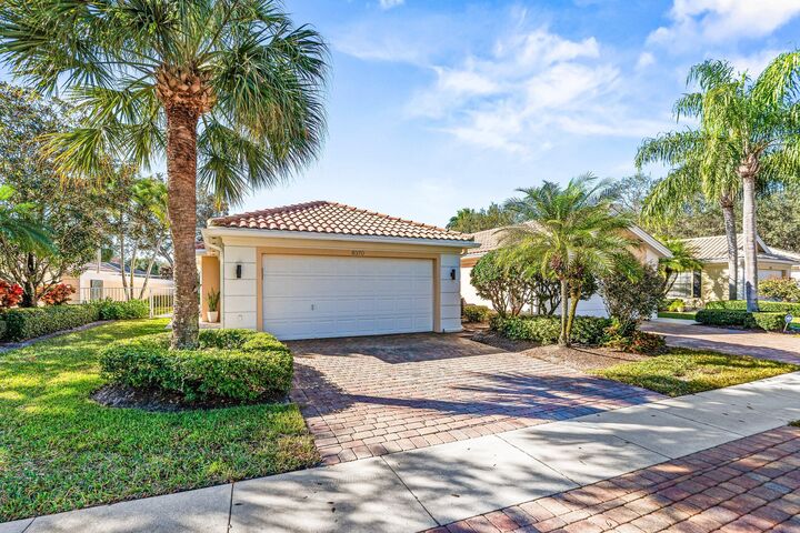 Property Photo: 8370 Eleuthera Lane FL 33414