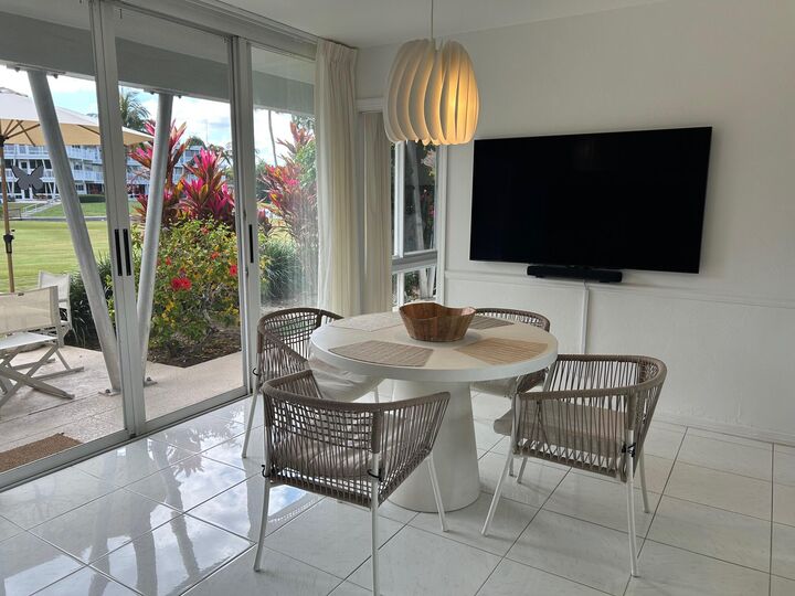 Property Photo: 1221 Hillsboro Mile 42A FL 33062