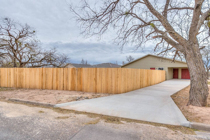 Property Photo:  250 E 23rd Street  TX 76903 