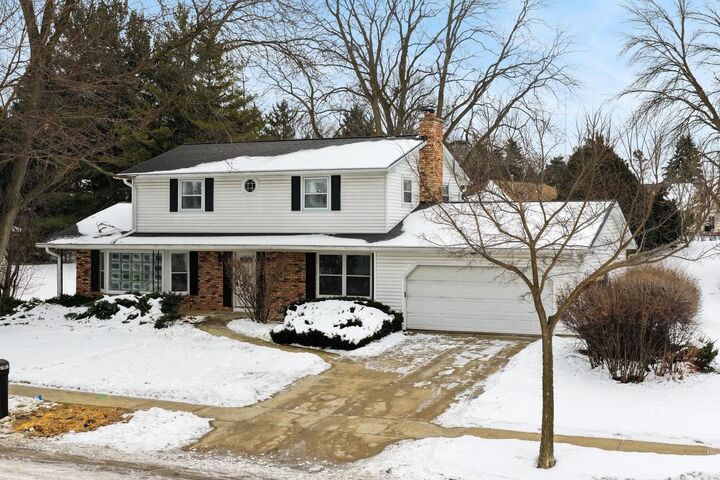 Property Photo:  7005 Farmington Way  WI 53717 