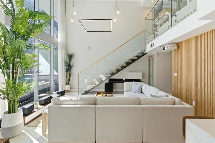 Property Photo:  200 Biscayne Blvd Wy 706  FL 33131 