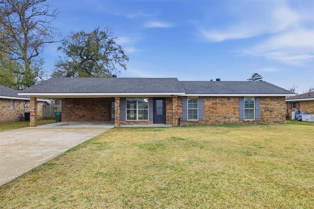 Property Photo: 2324 Augustine Drive LA 70663