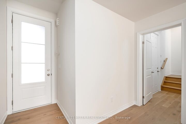 Property Photo: 3193 Sixth Line Unit 2 ON L6H 0V8