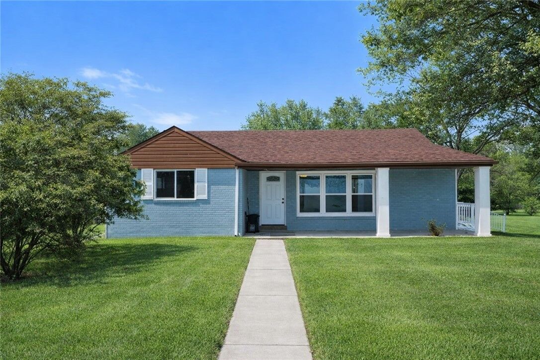 Property Photo:  1020 Roosevelt Way  PA 15670 