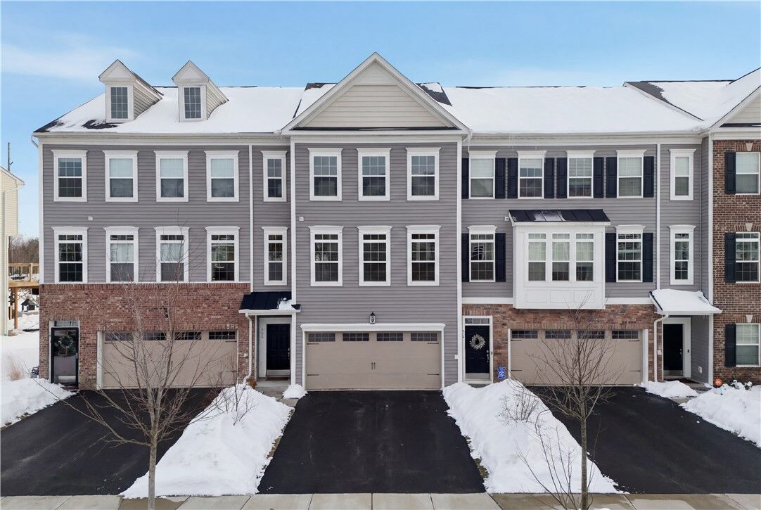 Property Photo:  213 Eagle Dr  PA 16066 