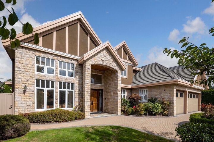 Property Photo: 7791 Sunnymede Crescent BC V6Y 1H3