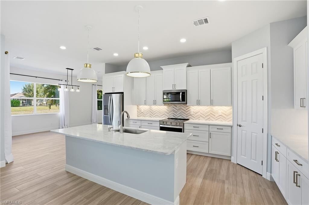 Property Photo:  3479 Ocean Bluff Ct  FL 34120 