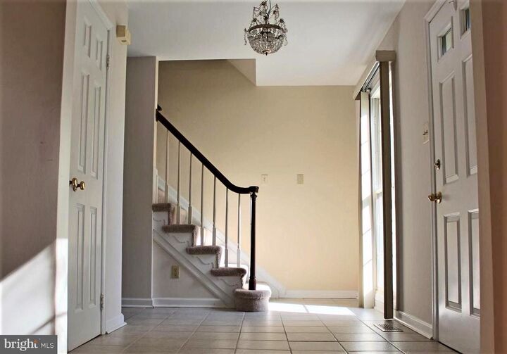 Property Photo:  17247 Sandy Knoll Drive  MD 20832 