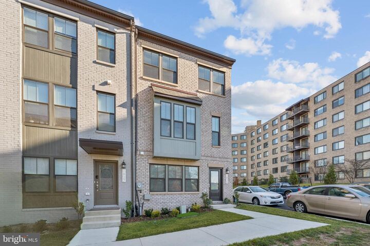 Property Photo:  6025 Soho Way  MD 20782 