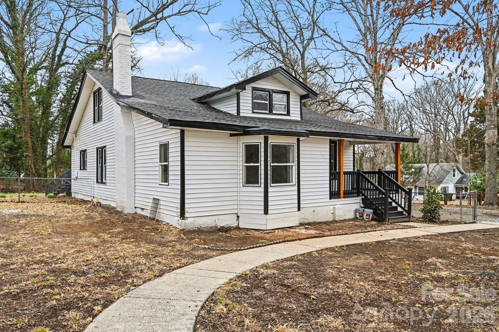 Property Photo:  1013 Ridge Avenue  NC 28052 