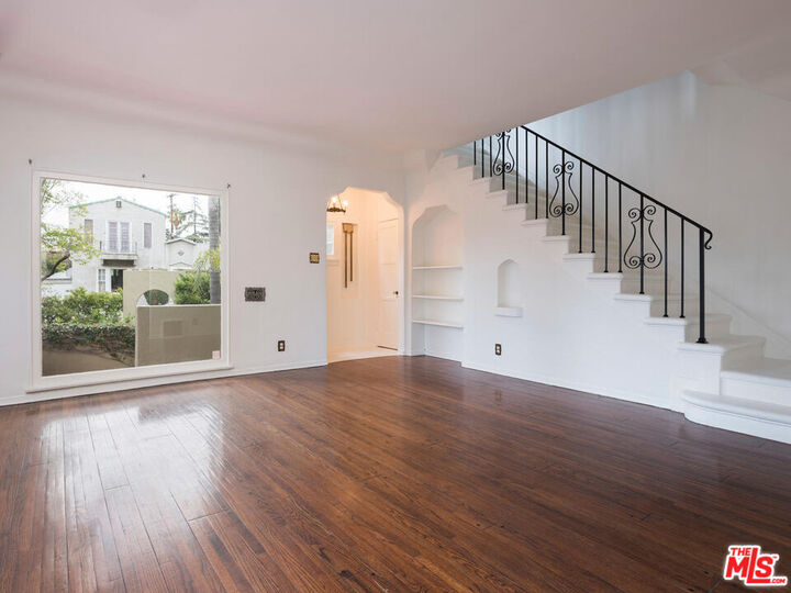 Property Photo:  3842 Aloha St  CA 90027 