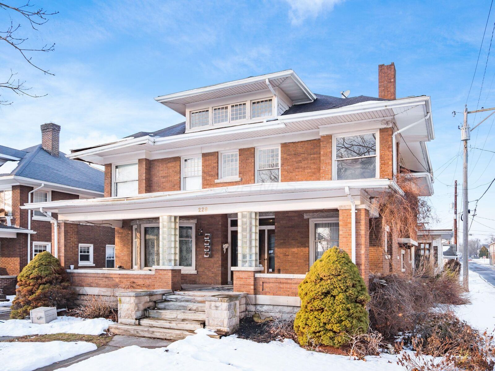 Property Photo:  229 E Chillicothe Avenue  OH 43311 