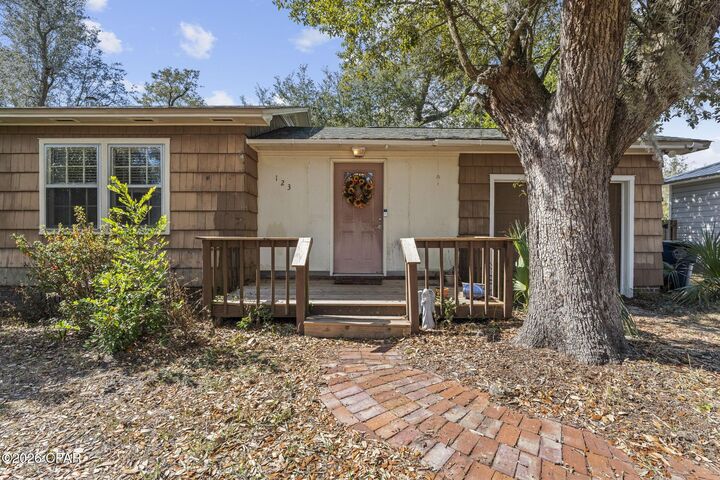 Property Photo:  123 N Cove Terrace Drive  FL 32401 