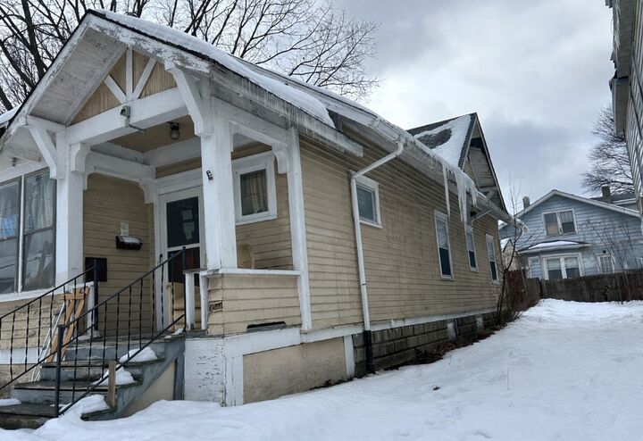 Property Photo: 2324 East Avenue PA 16503