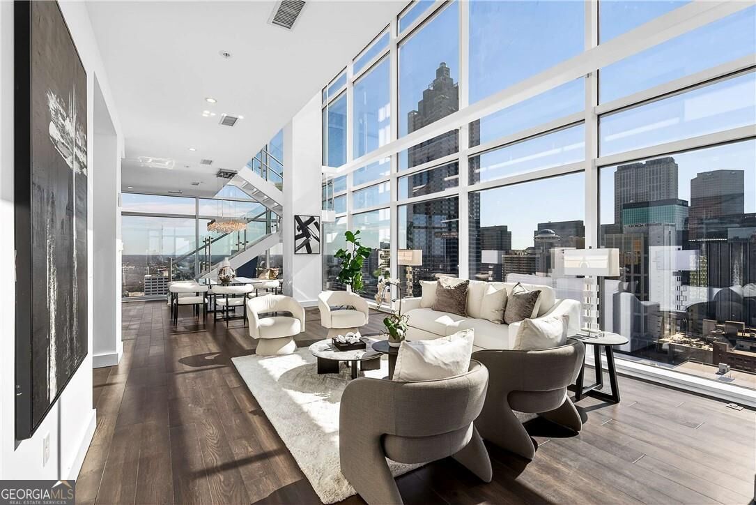 Property Photo: 45 Ivan Allen Junior Boulevard NW 2705 GA 30308