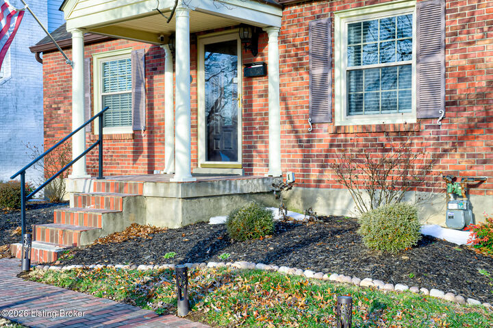 Property Photo:  1413 Falcon Dr  KY 40213 