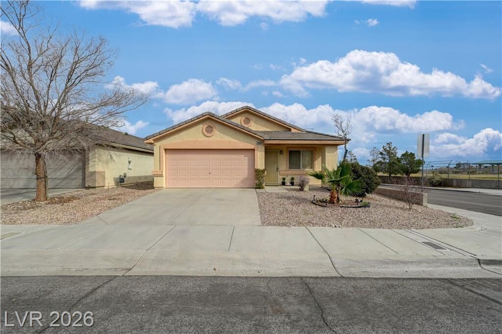 Property Photo:  3900 Golden Glaze Street  NV 89129 