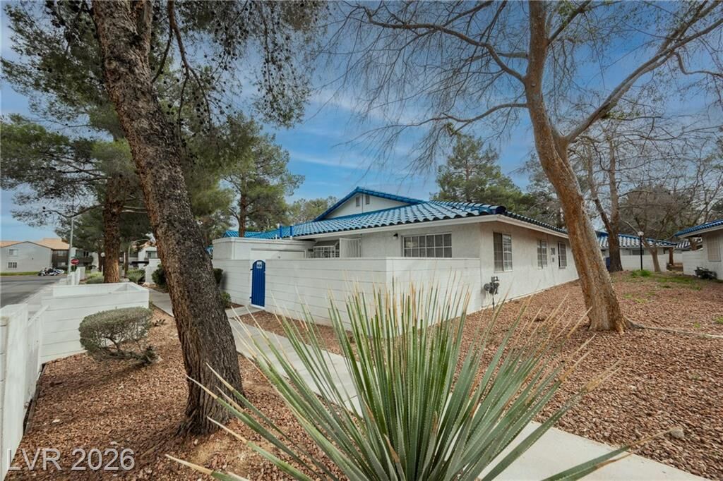 Property Photo: 2140 Petersham Court A NV 89108