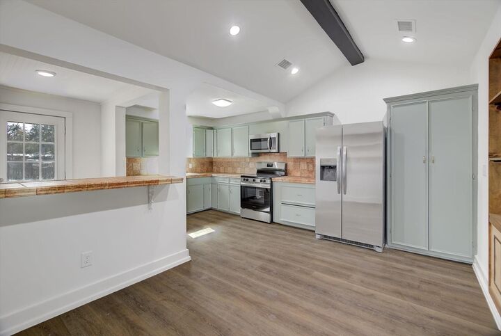 Property Photo:  158 E 7th Street  TX 75862 