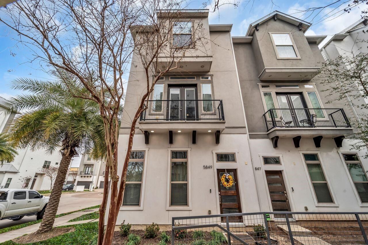 Property Photo:  5849 E Post Oak Lane  TX 77055 