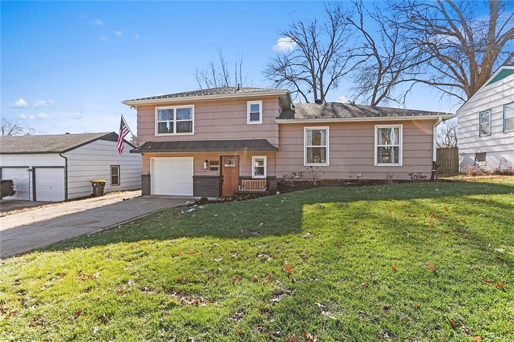 Property Photo:  1601 NE 51st Street  MO 64118 