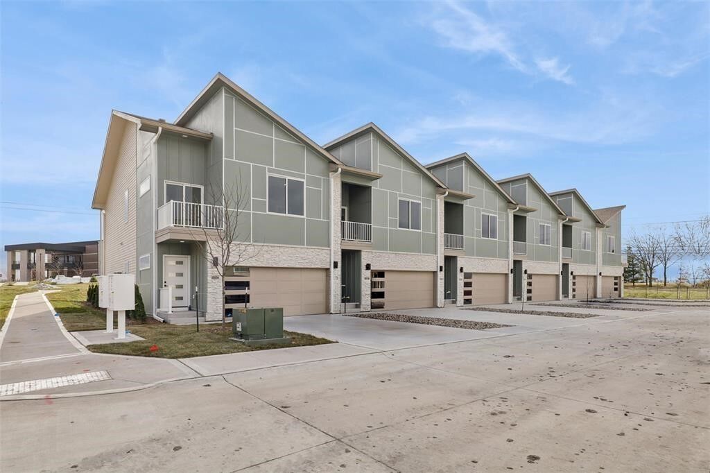 Property Photo:  15536 Rocklyn Place  IA 50325 