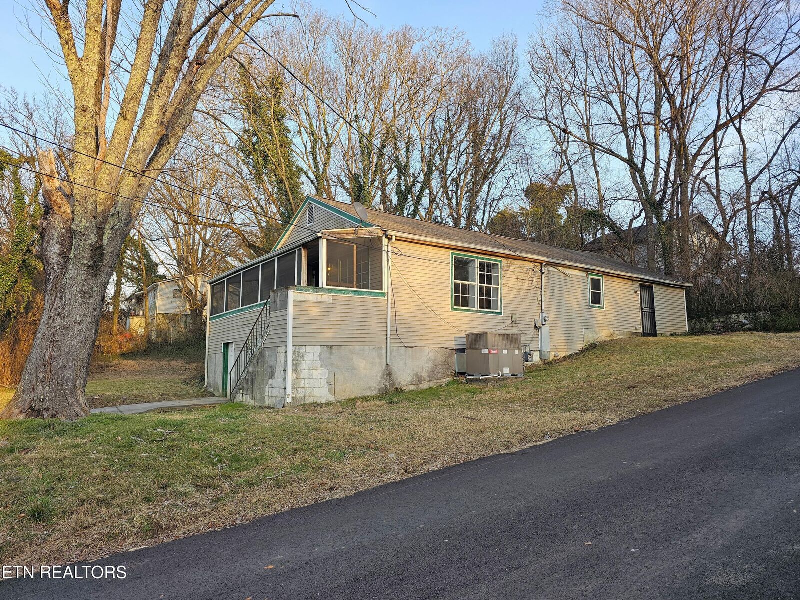 Property Photo:  2400 Center Ave  TN 37915 