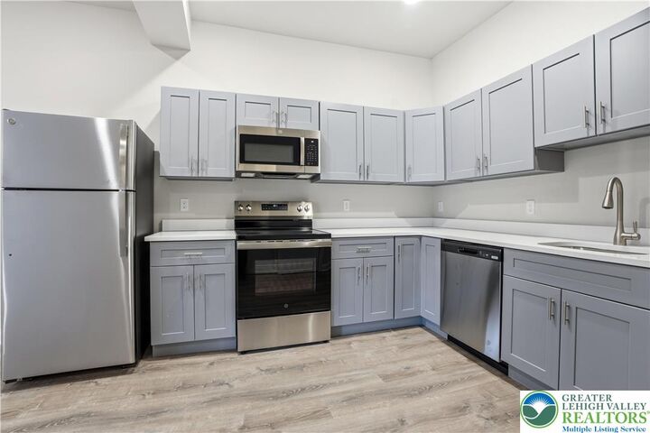 Property Photo:  109 S Centre Street 3  PA 17901 