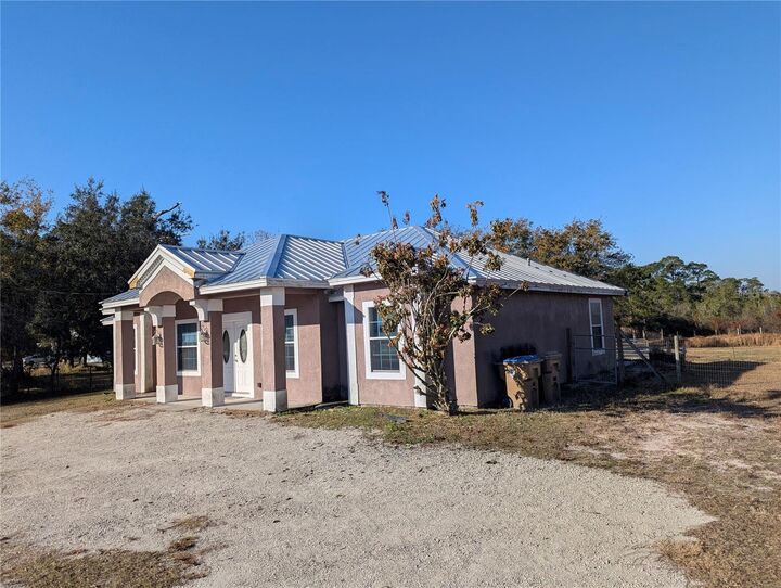 Property Photo: 3280 Hickory Tree Road FL 34772