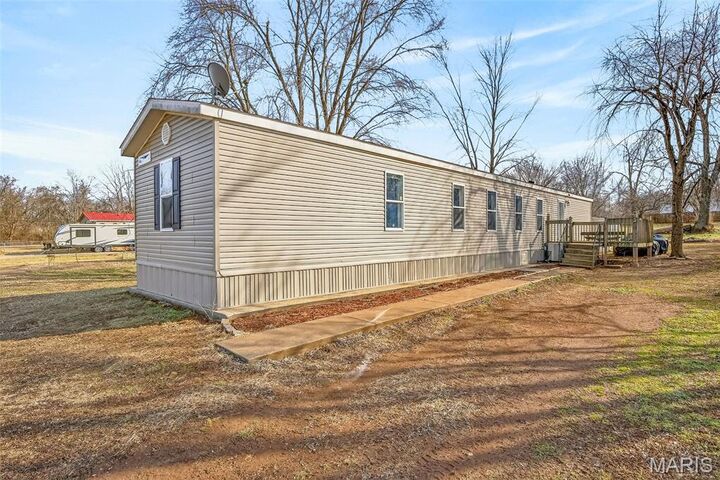 Property Photo:  605 Vivian Court  MO 63601 