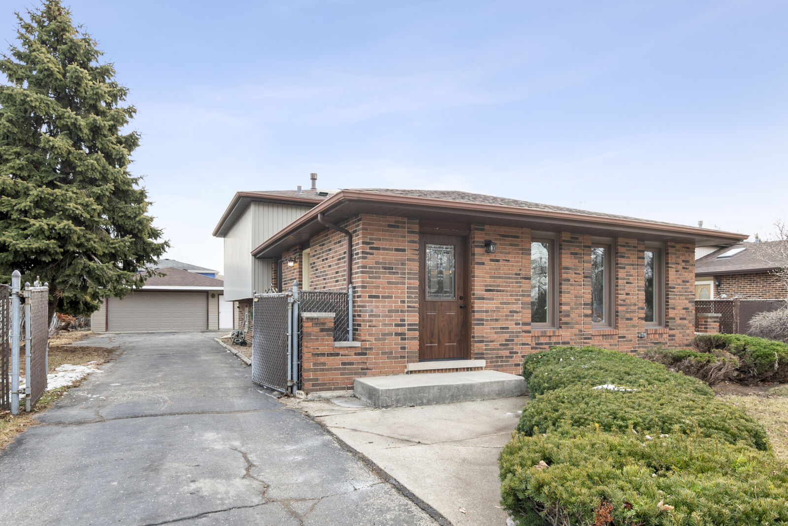 Property Photo:  9237 S 77th Avenue  IL 60457 