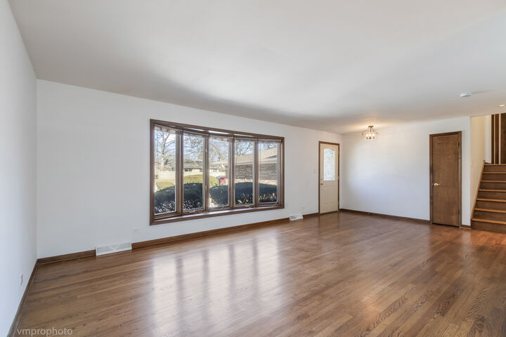 Property Photo:  455 E Granville Avenue  IL 60172 