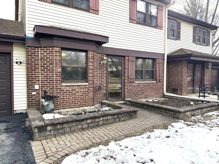 Property Photo: 23W447 Greenbriar Drive IL 60540