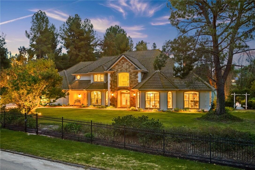 Property Photo:  43925 El Lucero  CA 92592 