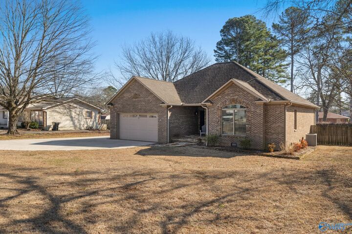 Property Photo:  1750 Lakehill Street NW  AL 35055 
