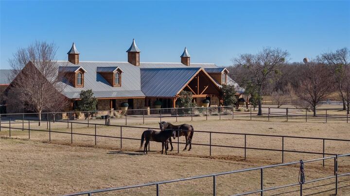 Property Photo:  121 Harbor Lane  TX 75065 