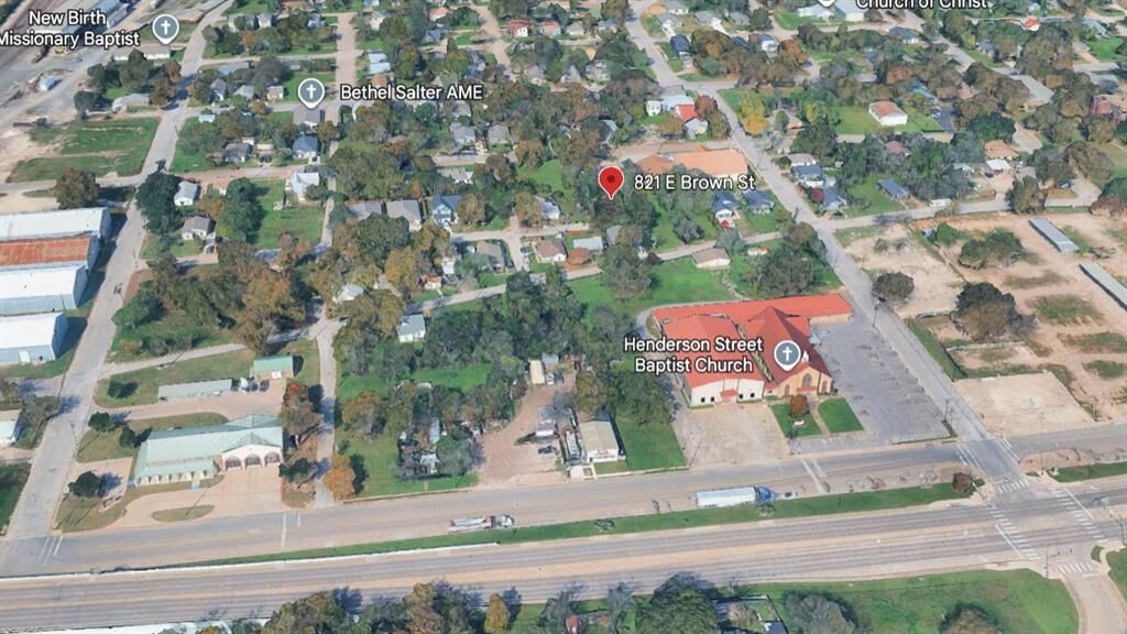 Photo de la propriété:  821 E Brown Street  TX 76031 