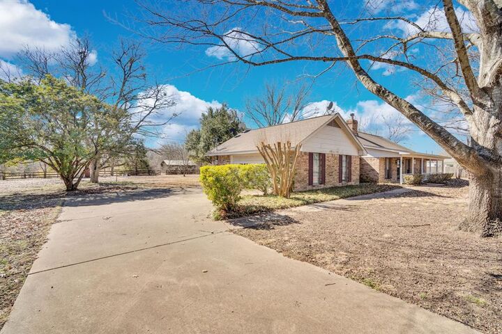 Property Photo:  2206 Bells Chapel Road  TX 75165 