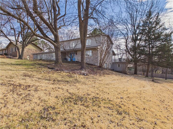 Property Photo:  1006 W Sherman Avenue  AR 72601 