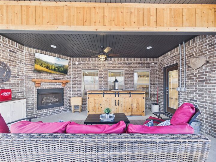 Property Photo:  5713 61st Street  AR 72758 