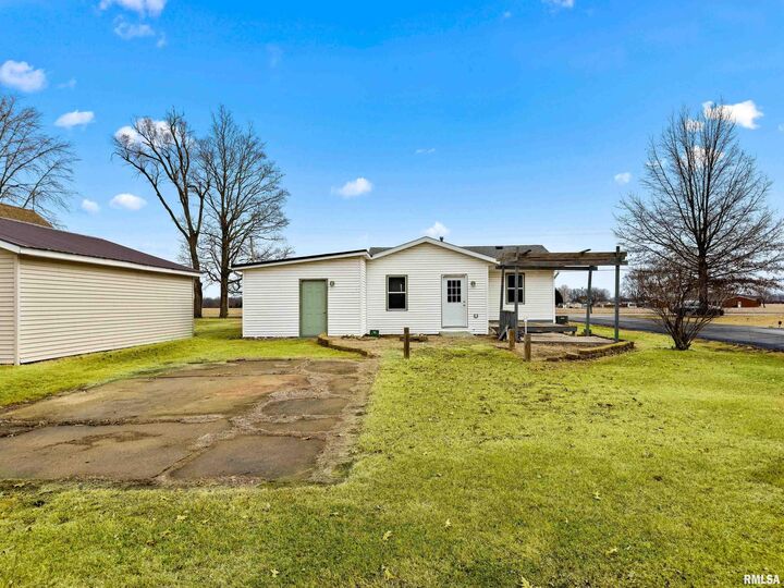 Property Photo:  175 N 20th Avenue  IL 61520 