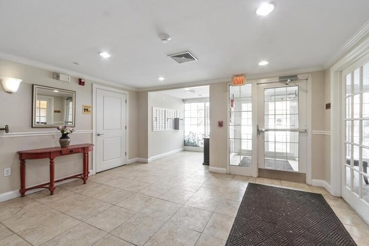 Property Photo:  10 Crowninshield St 303  MA 01960 