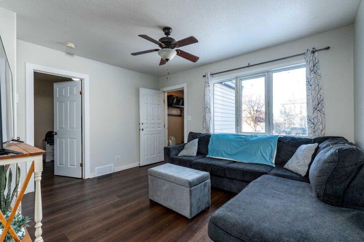 Property Photo:  4821 47 Street  SK S9V 0K2 