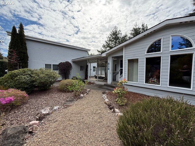 Property Photo:  212 Munsel Creek Loop  OR 97439 