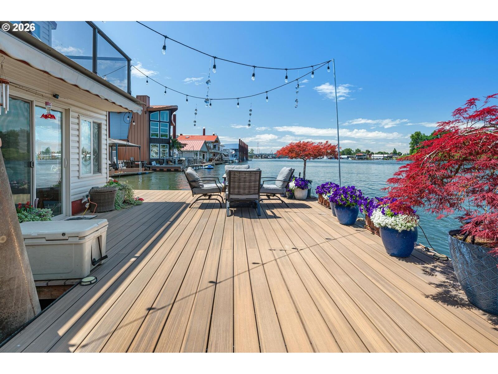 Property Photo: 429 N Bridgeton Rd 15 OR 97217
