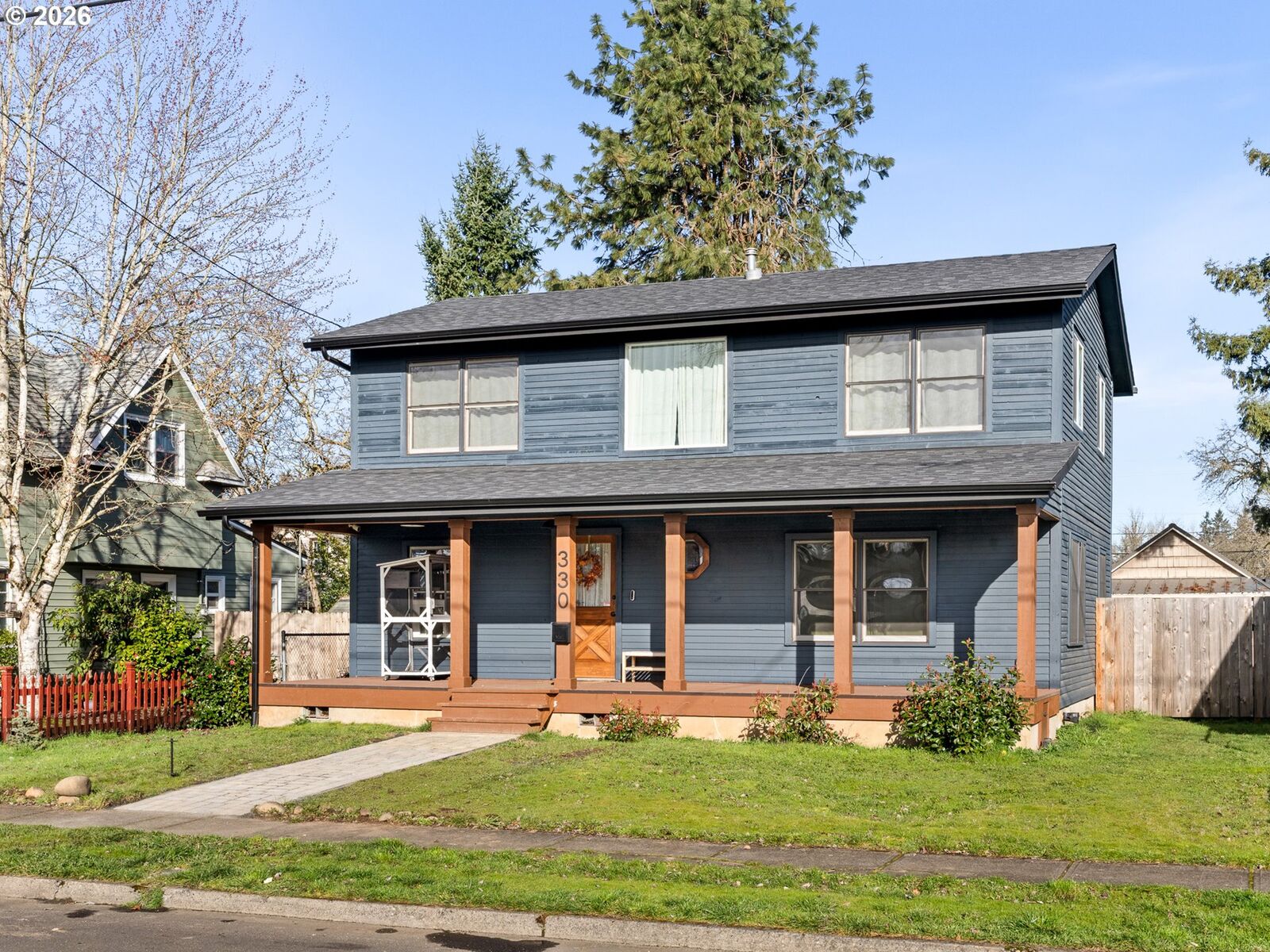 Property Photo: 330 W Dartmouth St OR 97027