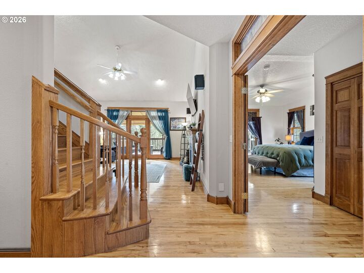 Property Photo:  35676 Oak View Dr  OR 97327 