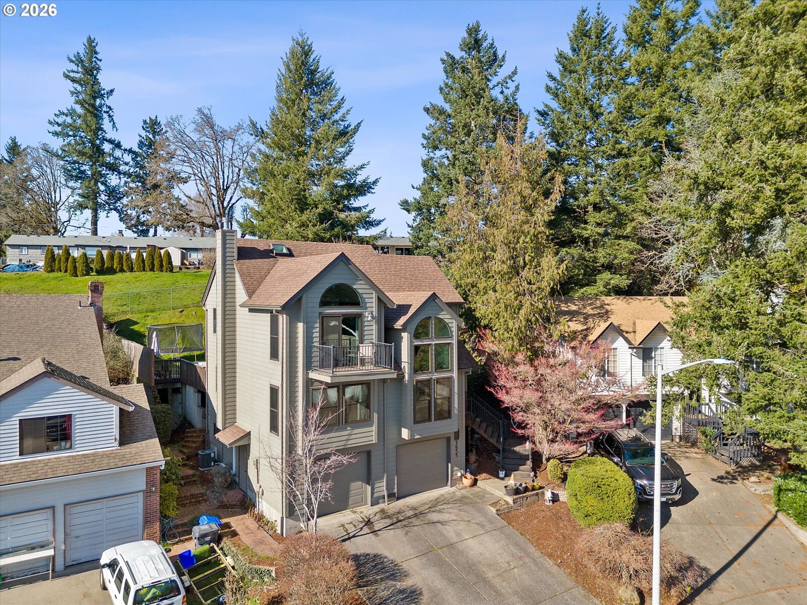 Property Photo: 7655 Ridgewood Dr OR 97027